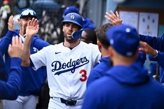 【ＭＬＢ】ドジャースのＷＳ制覇に貢献した守備職人が突然の引退発表「彼の功績は計り知れない」