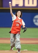 【ヤクルト】元バスケ日本代表・宮崎早織が始球式「一度は絶対やってみたいという夢のひとつだった」