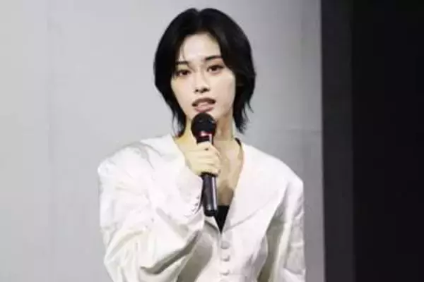 【桐生ボート・ＳＧメモリアル】安斉星来　始球式を前に投球フォーム披露「バレーボールをやっていたので…」