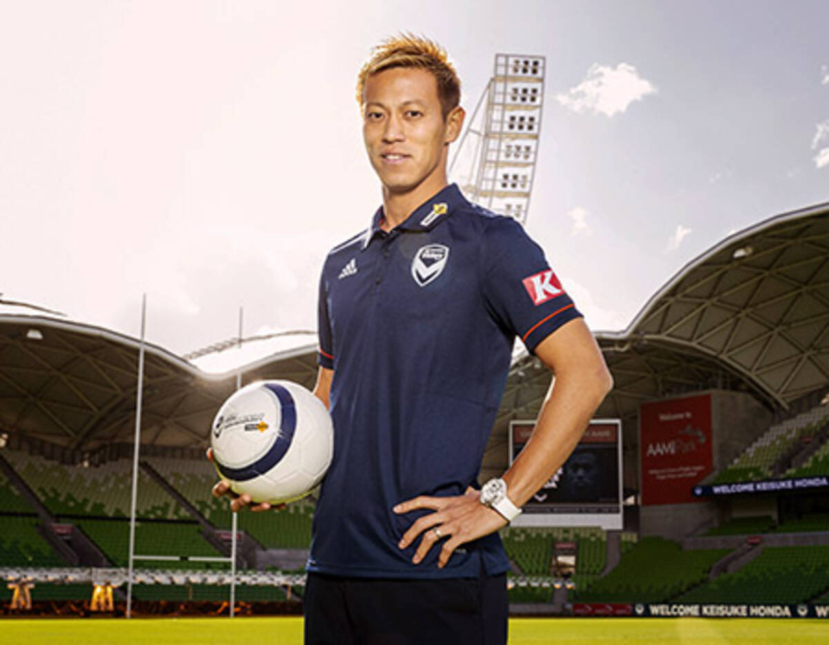 メルボルン ビクトリー入団会見の本田が 二刀流 に自信 18年8月16日 エキサイトニュース