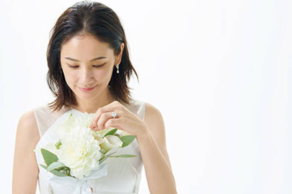 吉田羊が純白ウエディングドレス姿を披露 ４０代からの結婚式に 年齢気にせず前向きに 18年8月17日 エキサイトニュース