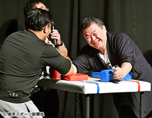 貴闘力 腕相撲全日本王者に瞬殺される 力が５倍は違う 18年10月15日 エキサイトニュース