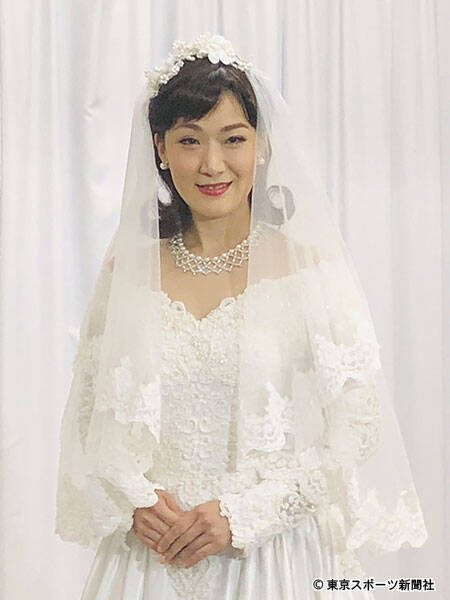 市川由紀乃がウエディングドレス姿披露 ５年以内に結婚できたら 19年6月27日 エキサイトニュース