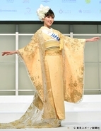 岡田真澄さん長女・朋峰さん　神田うのデザインの着物で日本の美表現