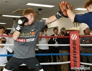 井上尚弥がスピードでドネア圧倒か　大橋会長「縮められない差だと思う」