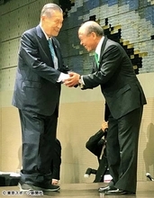森喜朗氏ボヤく「千春来たなら２万円の価値」鈴木宗男氏の国政復帰パーティーは微妙な空気に