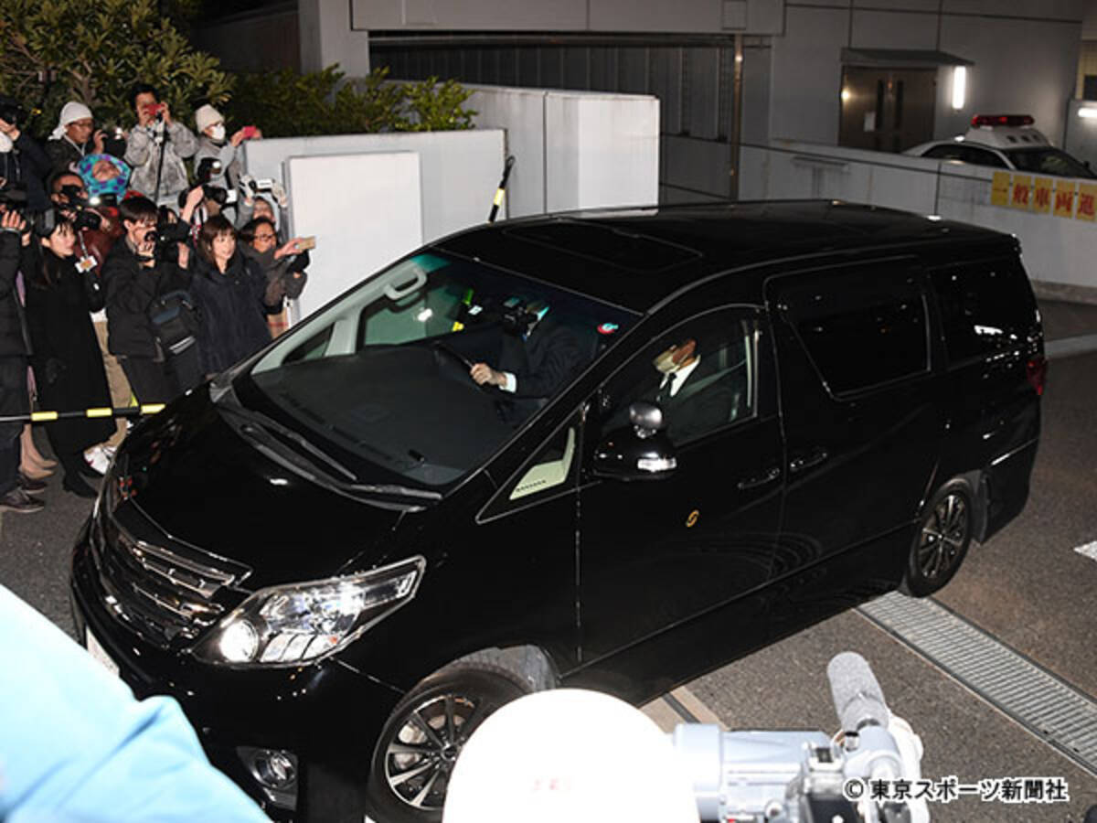 沢尻エリカ被告保釈 裏口から 無言 で走り去る 19年12月6日 エキサイトニュース