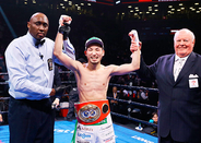 【ボクシング】岩佐亮佑が１１Ｒ・ＴＫＯで王座復帰　会心の左ストレートで決着