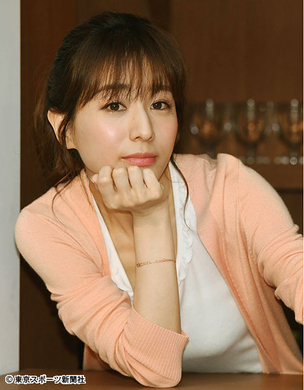 なんちゅうおっぱいや 岸明日香 グラビア界最強のスレンダー爆乳ボディにファン驚愕 年2月16日 エキサイトニュース