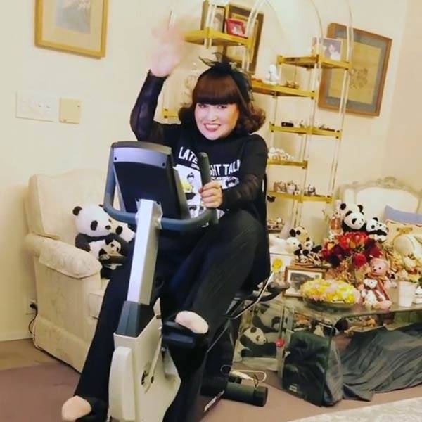 黒柳徹子が自宅トレ公開 せめて私は元気でいようと エキサイトニュース