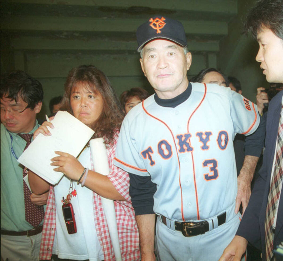 ２００１年９月２８日長嶋勇退スクープの裏に小麦色の女 本紙コラムでおなじみ監督の隣の 年7月3日 エキサイトニュース