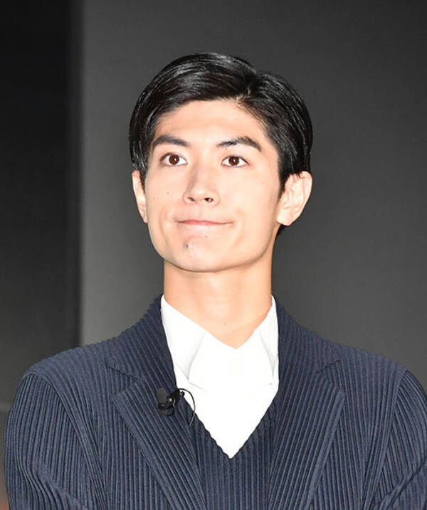 三浦春馬さんの遺体発見から一夜明けた自宅マンションに訪れたファンが献花 年7月19日 エキサイトニュース