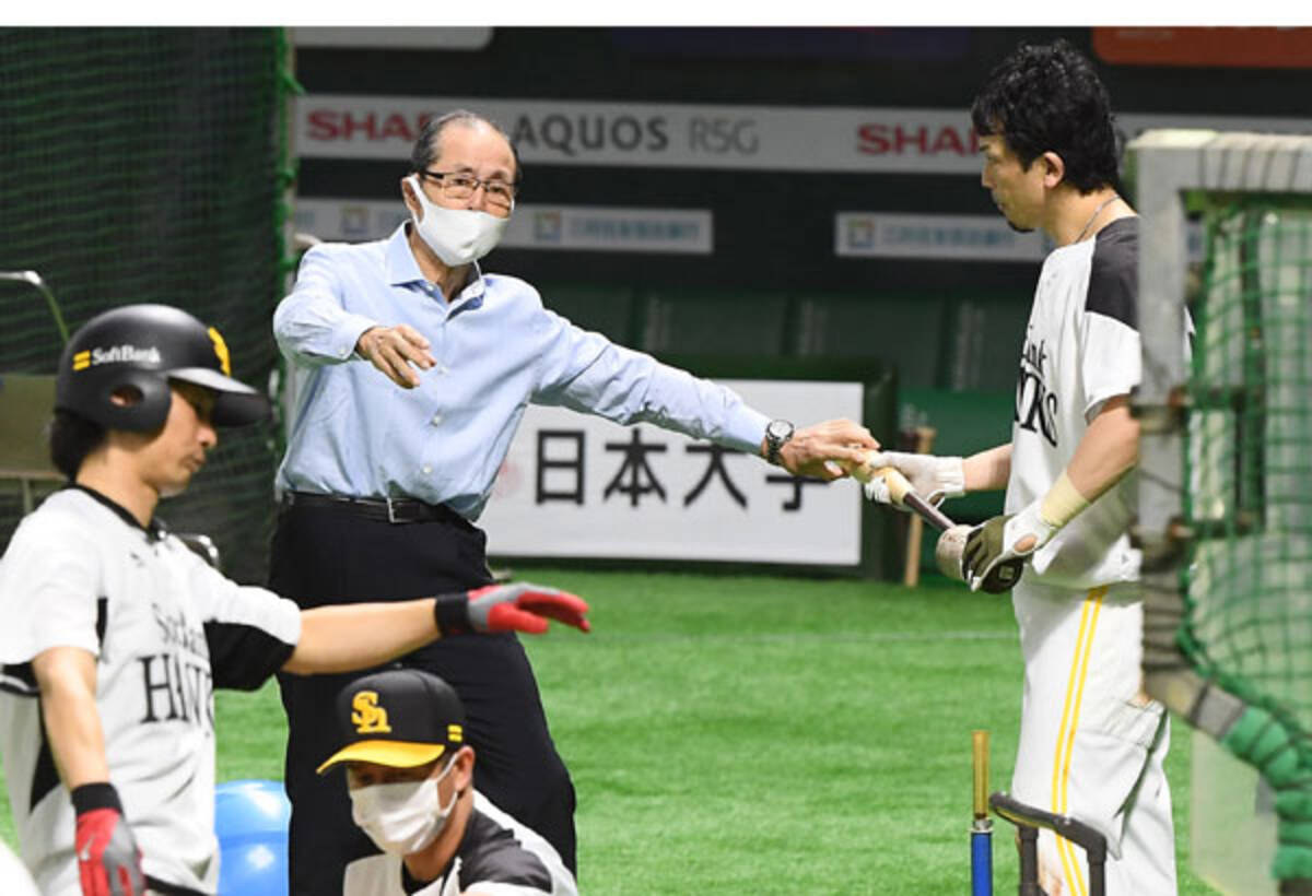 ソフトバンク 王貞治球団会長の 野球愛 が止まらない 連日松田宣らを熱血指導 年7月25日 エキサイトニュース