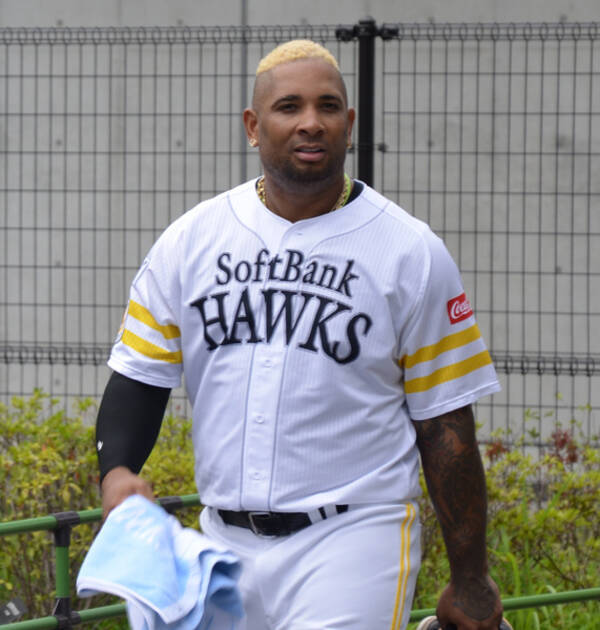 二軍落ちでグレた ソフトバンク バレンティンが金髪に 年9月1日 エキサイトニュース