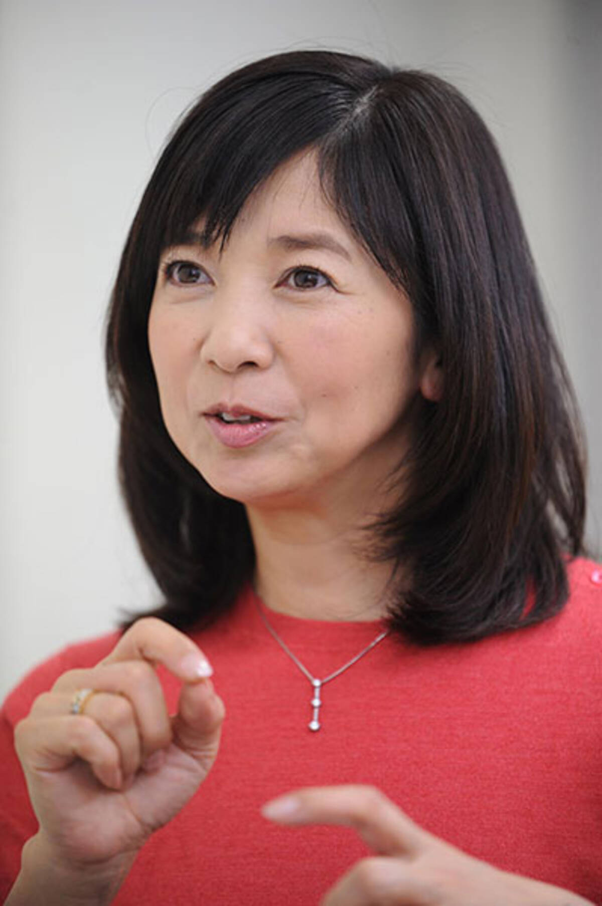 アラ還 宮崎美子に伝説の ｇパン脱ぎｃｍシーン 再現プロジェクト 年10月29日 エキサイトニュース