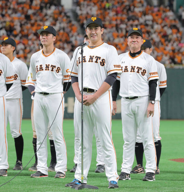巨人 菅野が原監督のムチャ振りに満点回答 突然マイク渡され 必ず初戦を取って日本一を達成したい 年11月8日 エキサイトニュース