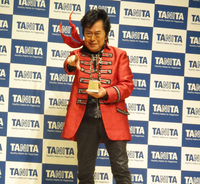 井上あずみ うちやえゆか オタク未開の地 六本木でアニソン熱唱 年12月18日 エキサイトニュース