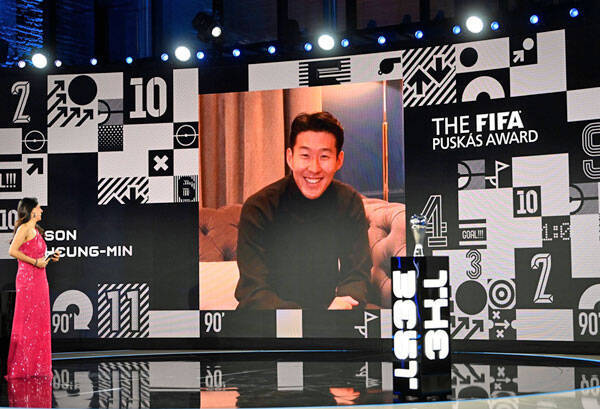 ｆｉｆａフットボールアウォーズ ベストイレブン 最優秀ｇｋ賞 最優秀監督賞などを発表 年12月18日 エキサイトニュース