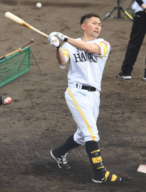 もっともっと振らないと 鷹の選手会長 中村晃が求めていた 小久保の風 21年2月1日 エキサイトニュース