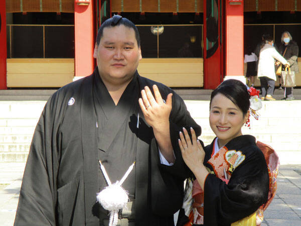 大相撲 照ノ富士が挙式 お相手は３年前に結婚していたモンゴル出身女性 一番近くで復活するきっかけになった 21年2月11日 エキサイトニュース
