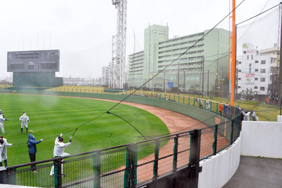 雨ニモマケズ風ニモマケズ 巨人沖縄キャンプを支える裏方さんたち 21年2月11日 エキサイトニュース