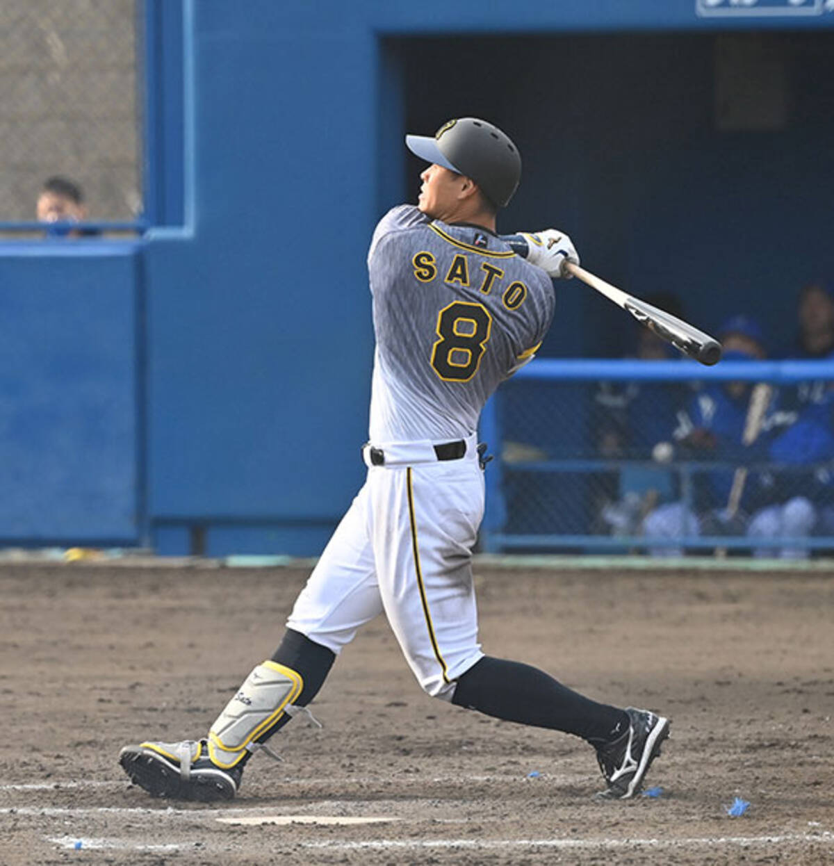 阪神ドラ1 佐藤輝が140メートル特大2ラン 風で戻ってくると思ってた とケロリ 21年2月18日 エキサイトニュース 阪神ドラ1 佐藤輝が140メートル特大2ラン 風で戻ってくると思ってた とケロリ 21年2月18日 エキサイトニュース