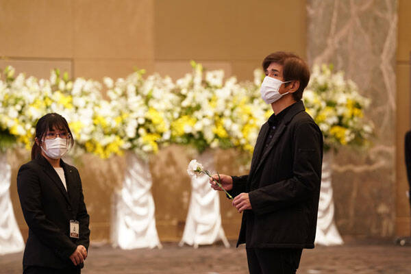 小林稔侍と佐藤浩市の贈る言葉 東映 岡田裕介さんお別れの会 21年3月10日 エキサイトニュース 小林稔侍と佐藤浩市の贈る言葉 東映 岡田裕介さんお別れの会 21年3月10日 エキサイトニュース