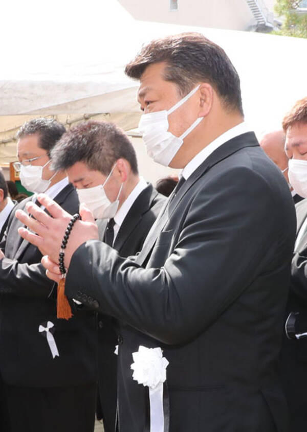 古賀さん葬儀で吉田秀彦氏が弔辞 先輩にさよならを言いたくない お疲れさまでした 21年3月29日 エキサイトニュース