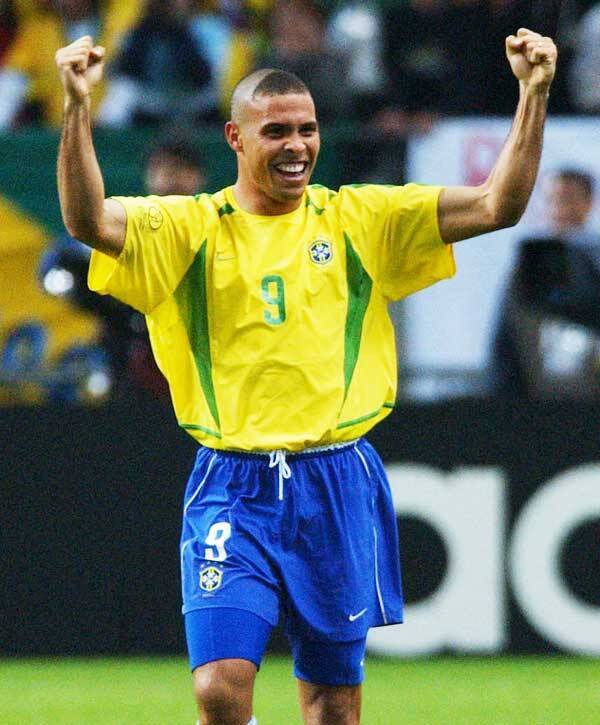 怪物 ロナウド氏が０２年ｗ杯の 大五郎カット を謝罪 奇抜ヘアの裏エピソードも 21年3月31日 エキサイトニュース