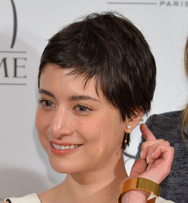 渦中のマリエがラジオ生出演 最初にかけた曲の意味深歌詞が話題 21年4月10日 エキサイトニュース