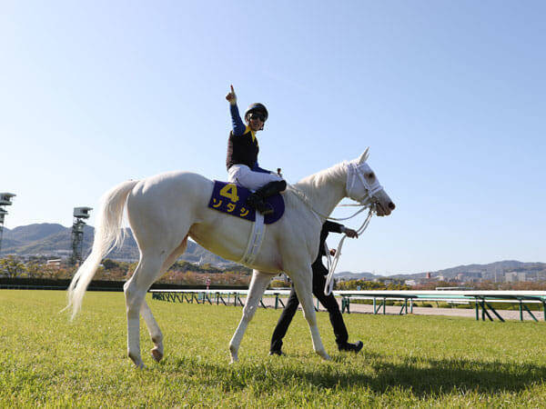 桜花賞 超速レコードvのソダシ アイドルから歴史的名牝へ 21年4月12日 エキサイトニュース 桜花賞 超速レコードvのソダシ アイドルから歴史的名牝へ 21年4月12日 エキサイトニュース