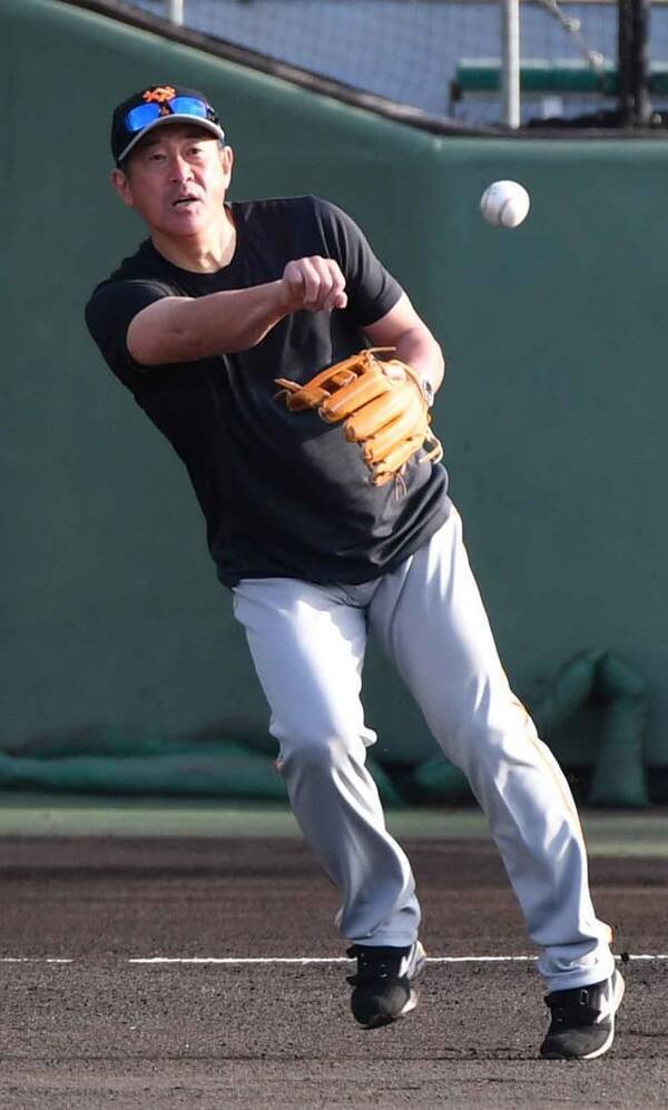 豪華競演 横浜時代の三遊間 巨人 石井琢朗 村田修一コーチが夢コンビ 結成 2021年4月24日 エキサイトニュース