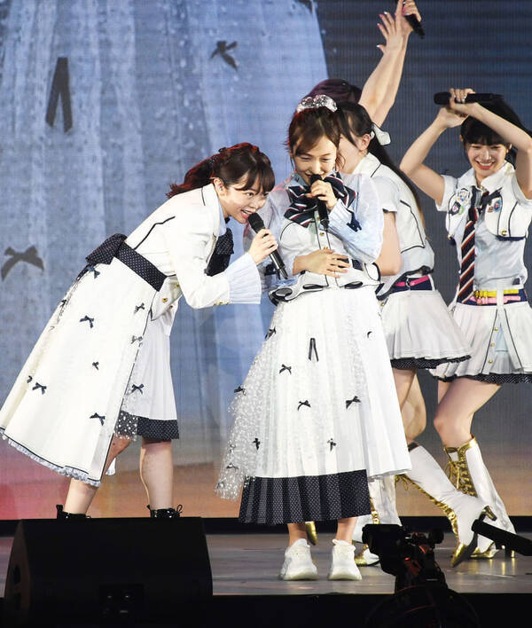 ａｋｂ峯岸みなみ卒コン 妊娠 板野友美が祝福ダンス披露 べビちゃんも一緒に踊ってました 21年5月22日 エキサイトニュース