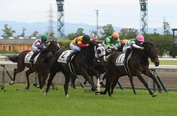 ｊｒａ ２歳新馬戦開幕 エピファネイア産駒の伏兵クラウンドマジックがｖ 21年6月5日 エキサイトニュース