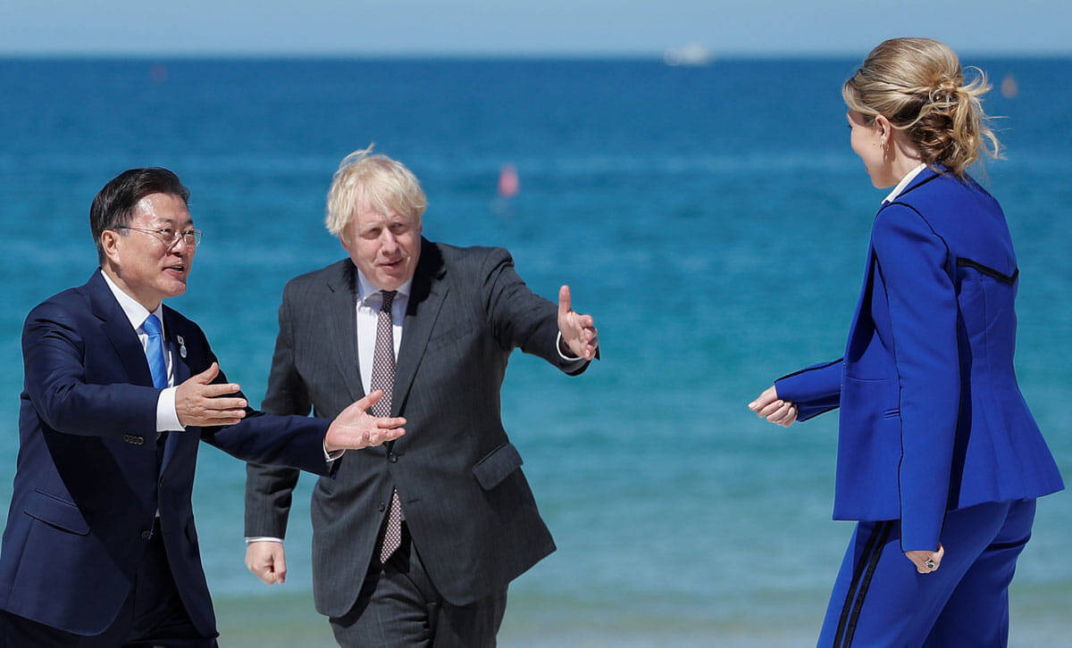 韓国がｇ７ 集合写真 改ざんで謝罪 南ア大統領を消去し 菅首相を隅っこに 21年6月18日 エキサイトニュース