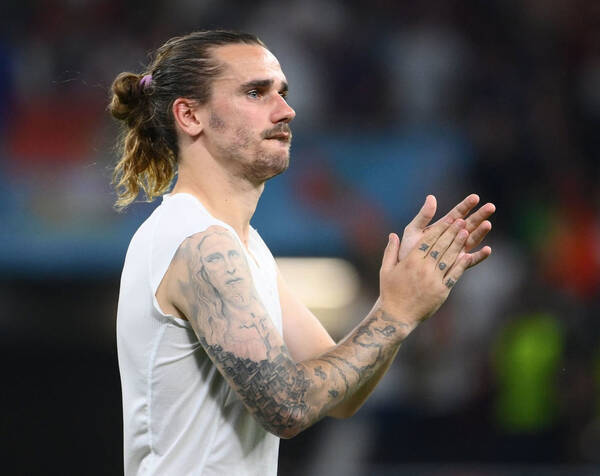 バルセロナが日本人差別発言で渦中のグリーズマン放出を容認 チェルシー移籍が浮上 21年7月7日 エキサイトニュース