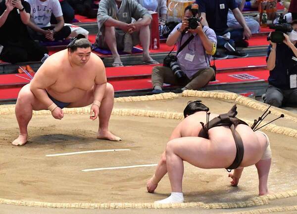 名古屋場所 横綱白鵬が無傷の１４連勝 慎重な立ち合いにも藤島親方 勝ちにこだわる貪欲さがある 21年7月17日 エキサイトニュース