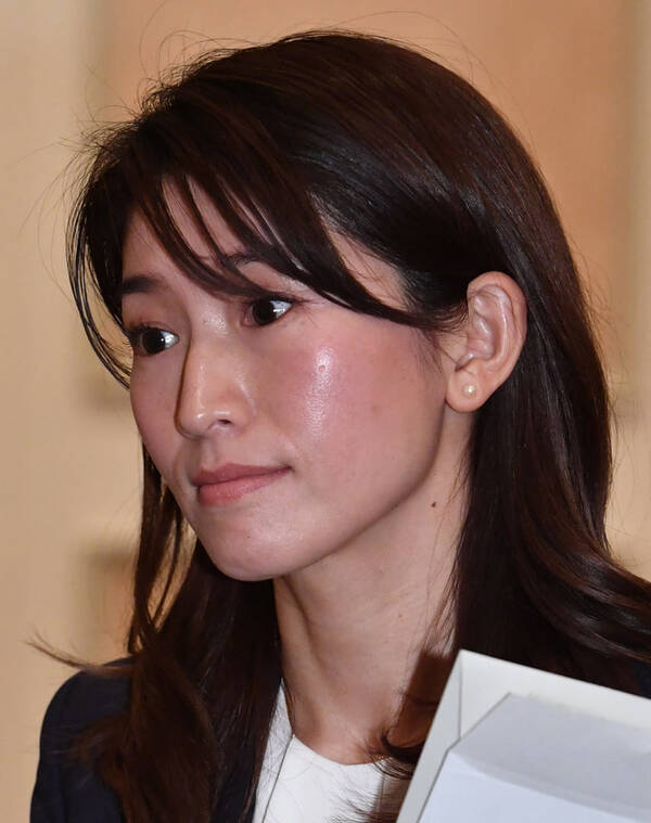 森下千里氏が自民党機関誌のすっぴん特集に抜てき 風呂上がりカットも さすがグラドル出身 の声 21年8月日 エキサイトニュース