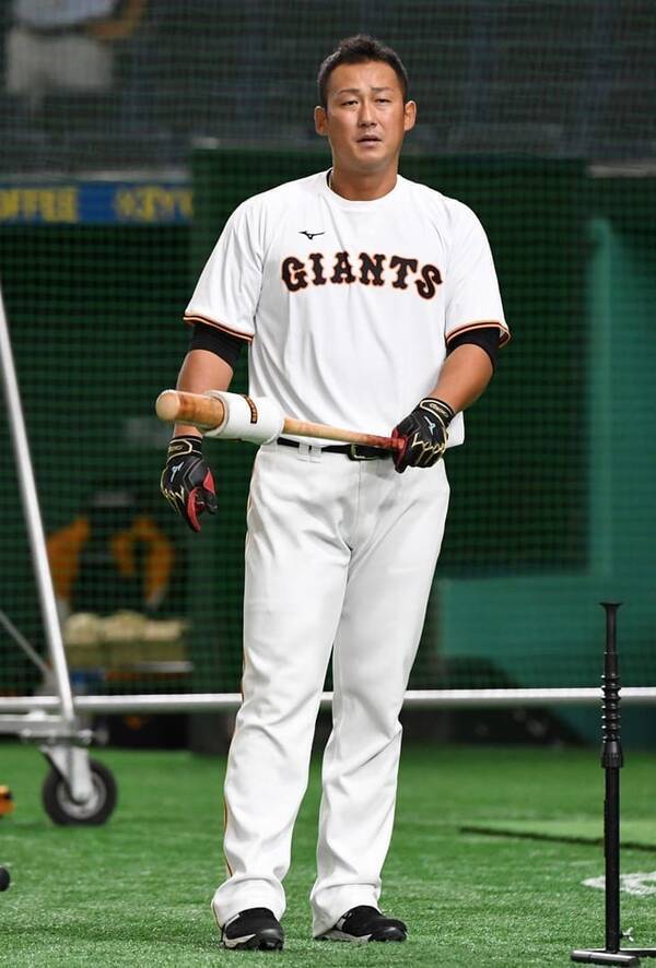巨人 中田翔が移籍後 ５番 一塁 で初スタメン スタンドはどよめきと歓声 21年8月22日 エキサイトニュース