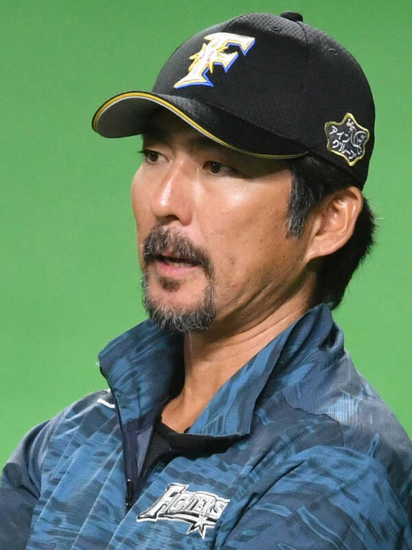 日本ハムが ガッツ 小笠原ヘッドコーチの退団を発表 21年10月28日 エキサイトニュース