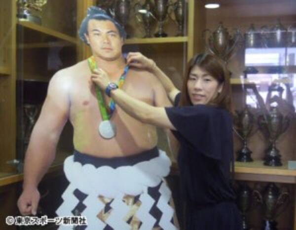 吉田沙保里が千代の富士にメダル獲得報告 銀で申し訳ありません 16年8月31日 エキサイトニュース