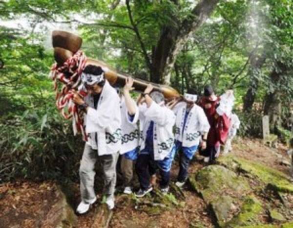 奇祭 一年に一度だけ味わえない 煙 がふるまわれる茨城県加波山のキセル祭り 16年9月9日 エキサイトニュース 奇祭 一年に一度だけ味わえない 煙 がふるまわれる茨城県加波山のキセル祭り 16年9月9日 エキサイトニュース