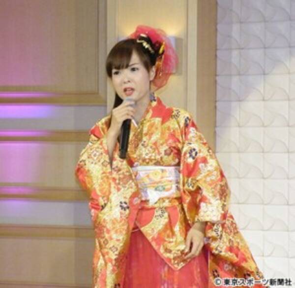 知里 赤 金の和ドレスで演歌に挑戦 新しい引き出しにチャレンジ 17年5月17日 エキサイトニュース