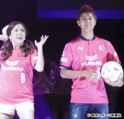 夢が叶った 丸高愛実 柿谷曜一朗選手と長女との手繋ぎ3shot公開に絶賛の声 ほのぼのする めちゃくちゃ幸せな写真 19年11月18日 エキサイトニュース