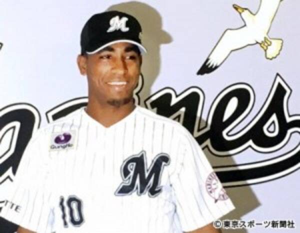 走り打ち サントスがロッテ入団会見 キューバでは バレリーナ と呼ばれていた 17年5月26日 エキサイトニュース