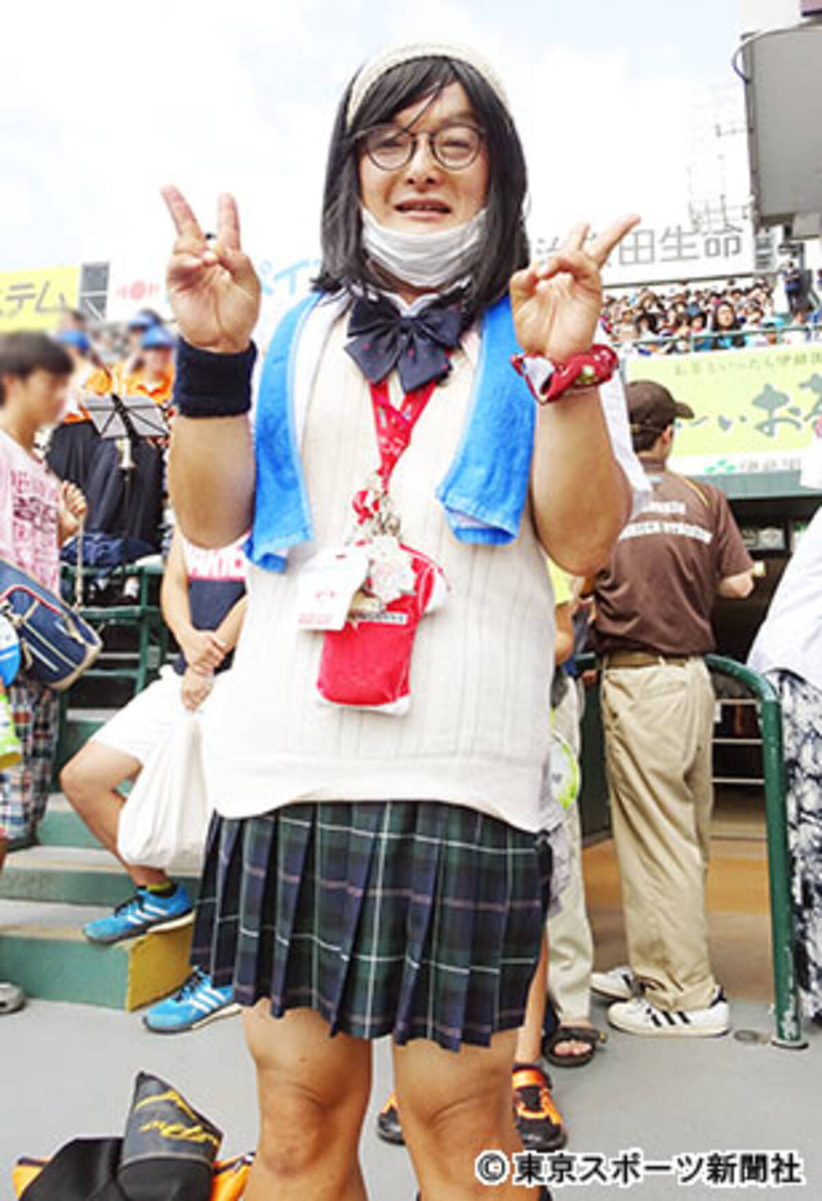 甲子園に出現した 謎の女装おじさん の正体 17年8月23日 エキサイトニュース