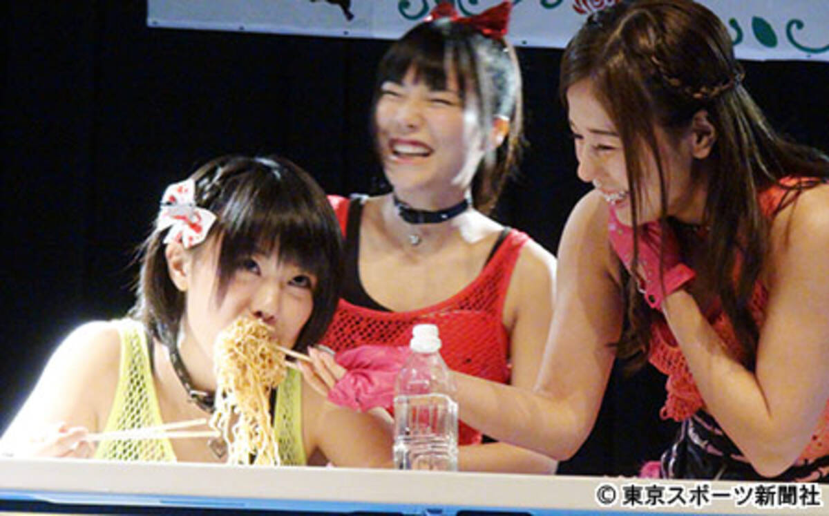 仮面女子 川村虹花 秘技 熊落とし 披露も大食い大会惨敗 17年10月30日 エキサイトニュース