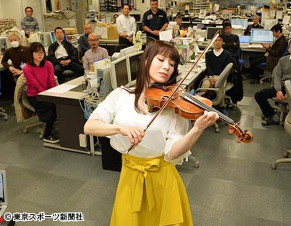 美人バイオリニスト石川綾子 東スポでサプライズ生演奏 18年2月3日 エキサイトニュース