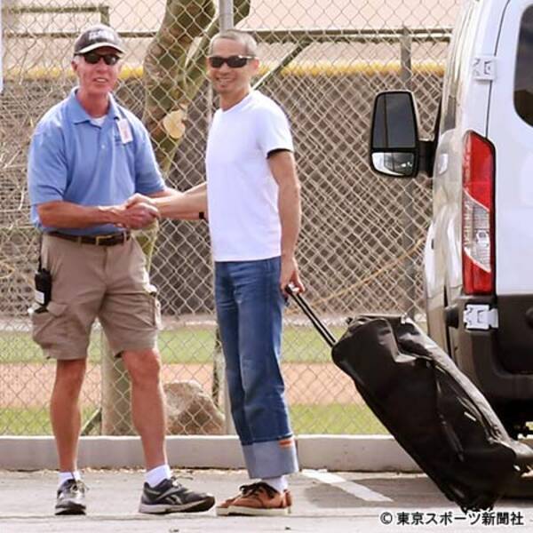 イチロー気合の坊主頭 無地ｔシャツ姿でマリナーズ初練習 18年3月9日 エキサイトニュース