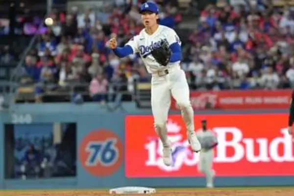 【ドジャース】ベッツ復帰ならキム・ヘソンはどうなる「またロバーツのビックリ決定か」韓国報道